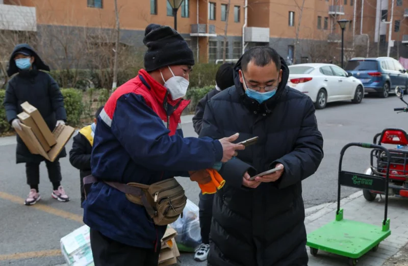 海淀西北旺镇开展可回收物收集进社区活动  提高居民垃圾分类意识(图1)